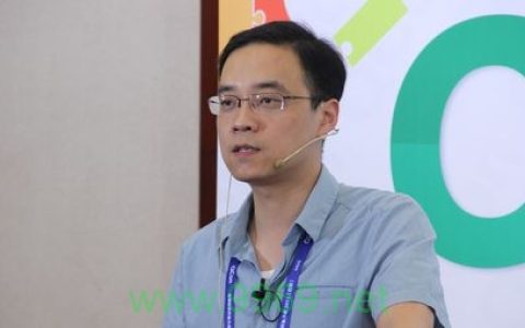 PHP网站架构师在现代Web开发中扮演什么角色？